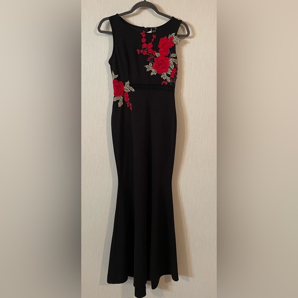 Windsor Black Floral Embroidered Classic Elegant Mermaid Prom Formal Dress Small - Picture 1 of 8